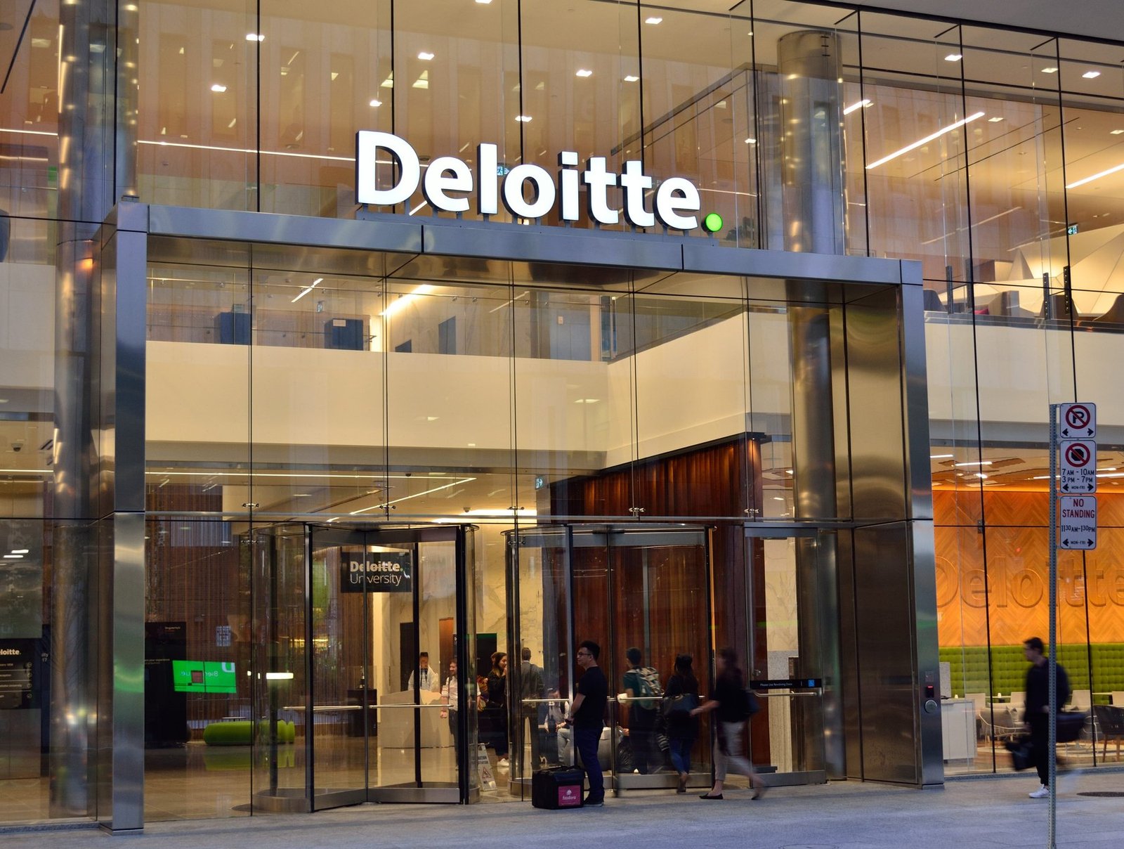Deloitte: Enterprises Face Gen AI Scaling Challenges